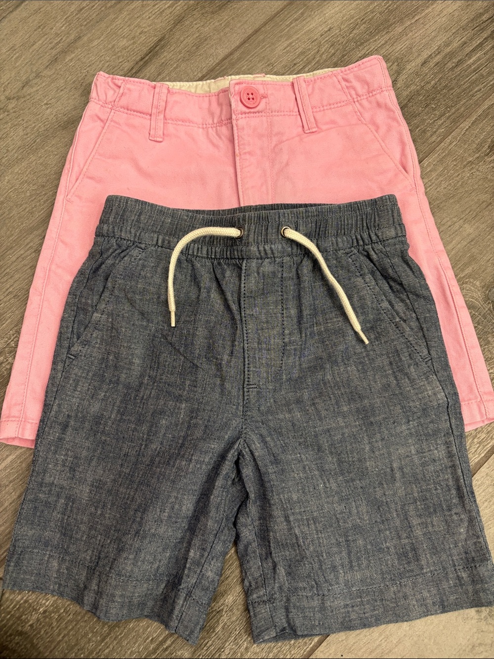 Gap kids size 5 Kids Pink Shorts & Gray Knit Drawstring Shorts - Set